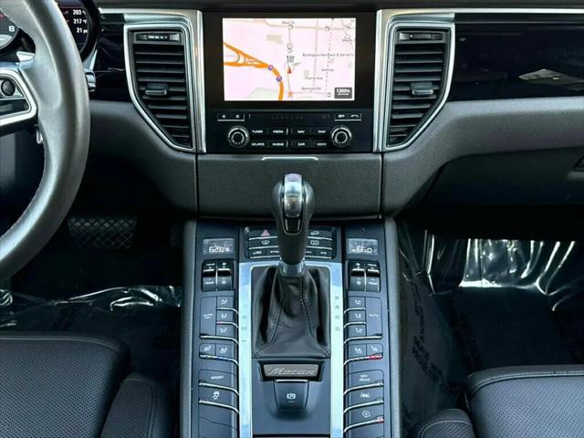 2017 Porsche Macan Macan