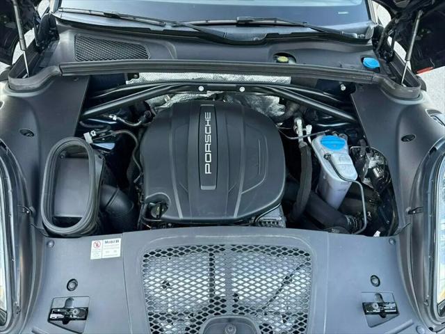2017 Porsche Macan Macan