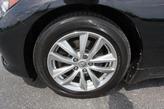 2014 INFINITI Q50 Standard