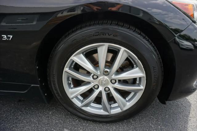 2014 INFINITI Q50 Standard