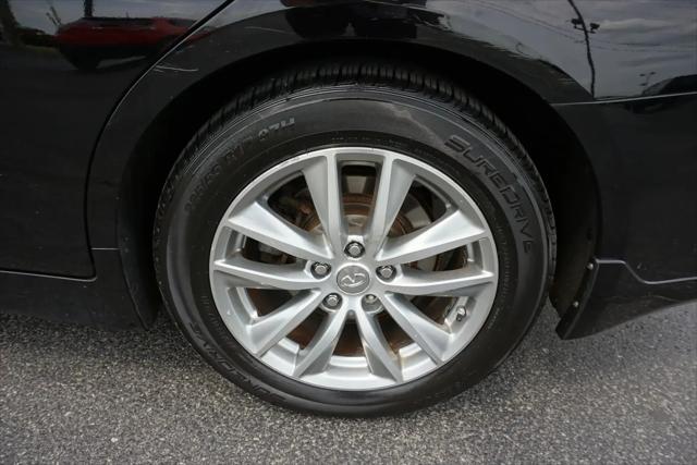 2014 INFINITI Q50 Standard