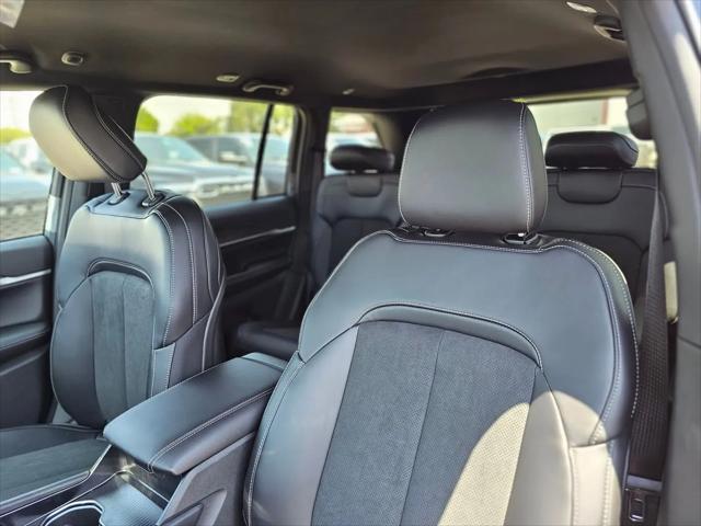 2026 Jeep Grand Cherokee Altitude 4x2