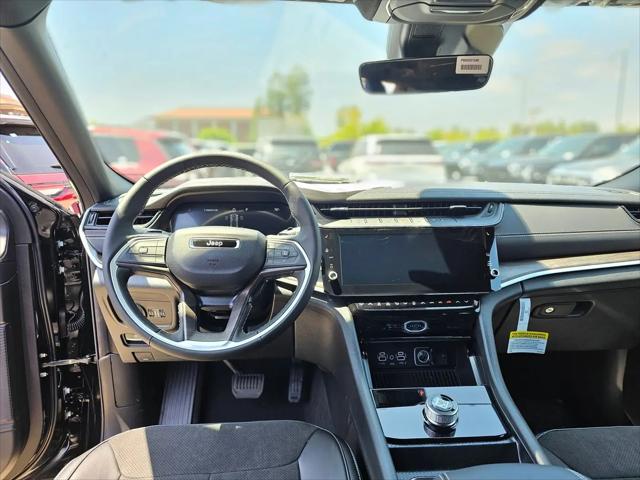 2026 Jeep Grand Cherokee Altitude 4x2