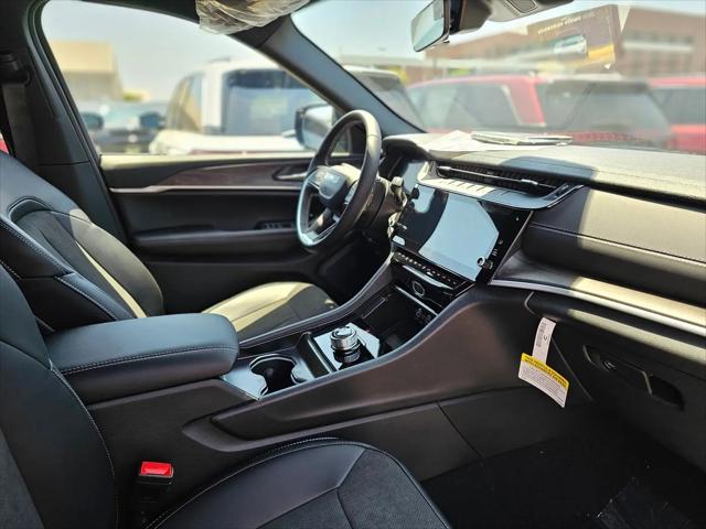2026 Jeep Grand Cherokee Altitude 4x2