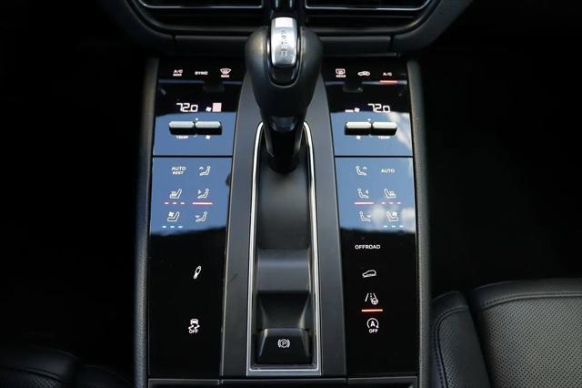 2023 Porsche Macan T