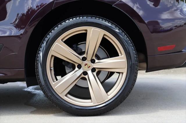 2023 Porsche Macan T