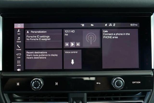 2023 Porsche Macan T