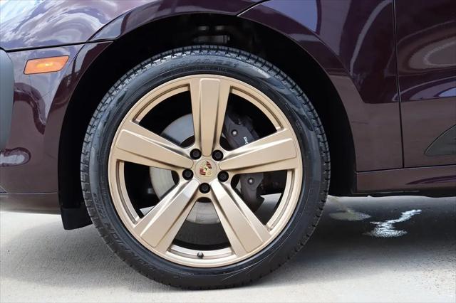 2023 Porsche Macan T