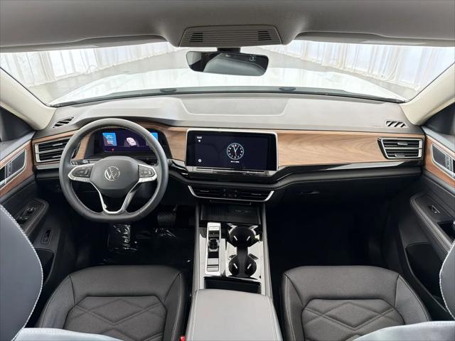 2026 Volkswagen Atlas SE with Technology