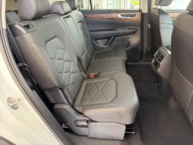 2026 Volkswagen Atlas SE with Technology