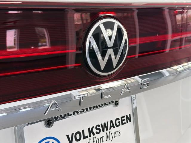 2026 Volkswagen Atlas SE with Technology