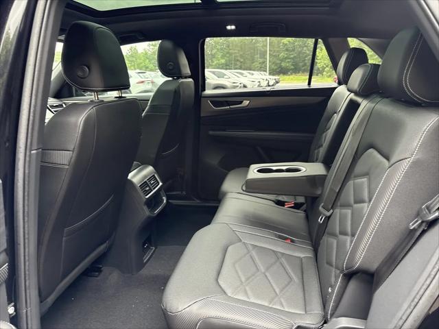 2026 Volkswagen Atlas Cross Sport SE with Technology