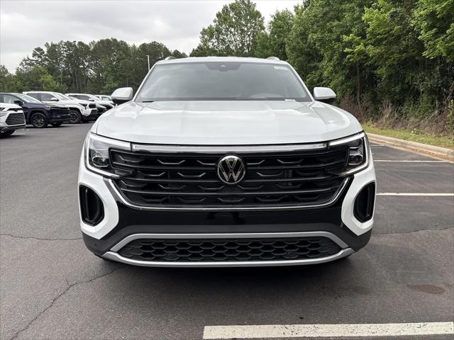 2026 Volkswagen Atlas Cross Sport SE with Technology