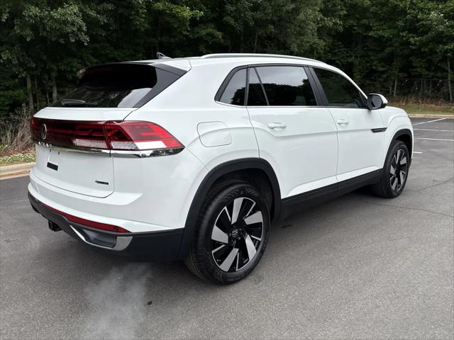 2026 Volkswagen Atlas Cross Sport SE with Technology