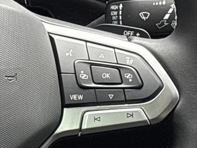 2026 Volkswagen Atlas Cross Sport SE with Technology