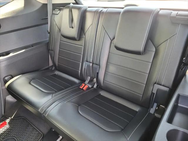2023 Volkswagen Atlas 3.6L V6 SEL Premium R-Line