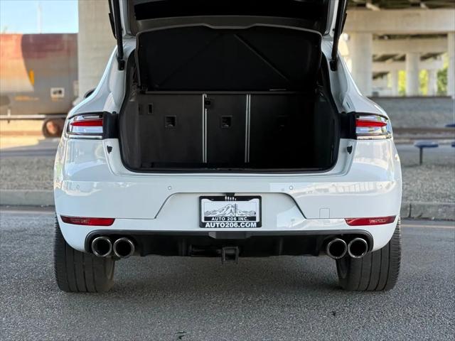 2021 Porsche Macan Turbo
