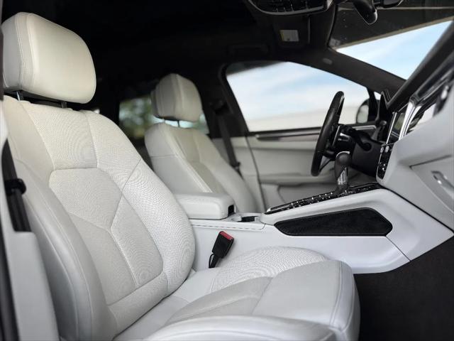 2021 Porsche Macan Turbo