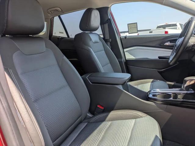 2025 Chevrolet Trax FWD LT