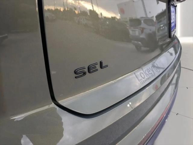2026 Volkswagen Atlas Cross Sport SEL R-Line Black
