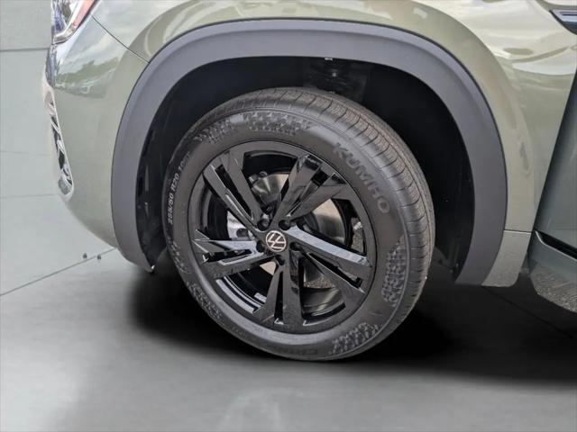 2026 Volkswagen Atlas Cross Sport SEL R-Line Black