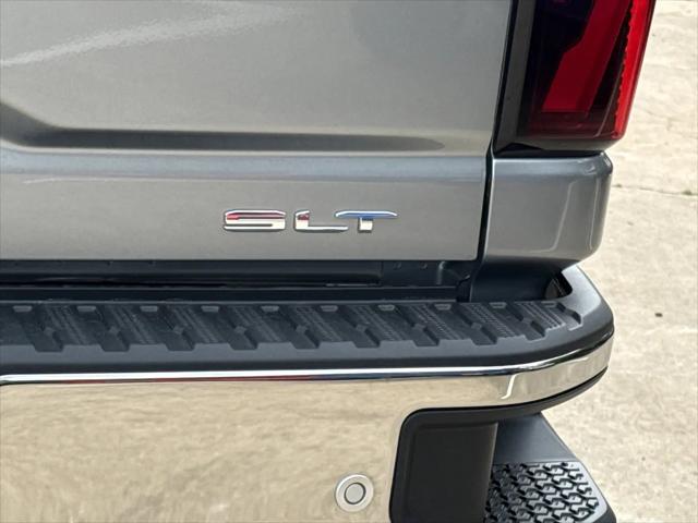 2026 GMC Sierra 2500HD Crew Cab, Standard Bed, SLT, 4WD