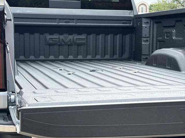 2026 GMC Sierra 2500HD Crew Cab, Standard Bed, SLT, 4WD