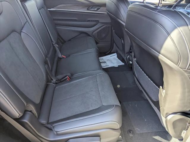 2026 Jeep Grand Cherokee L Altitude 4x2