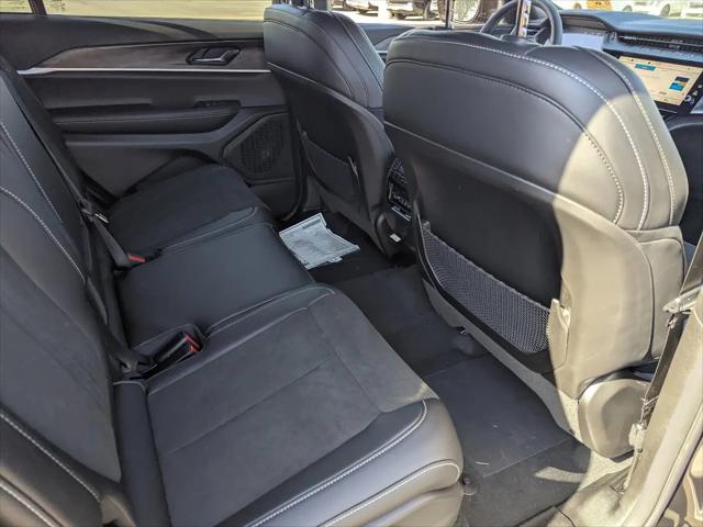 2026 Jeep Grand Cherokee L Altitude 4x2