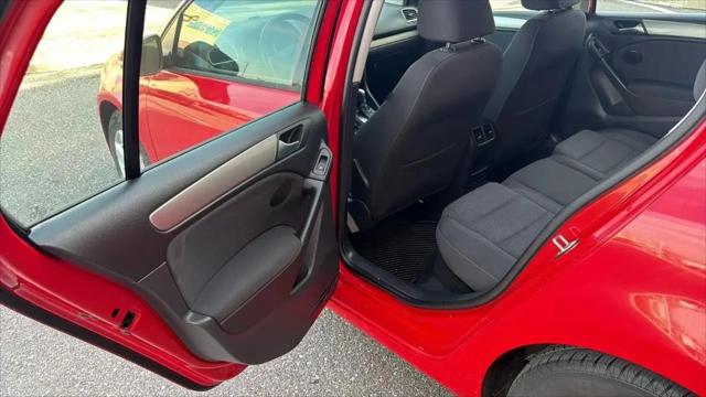 2013 Volkswagen Golf 2.5L 4-Door