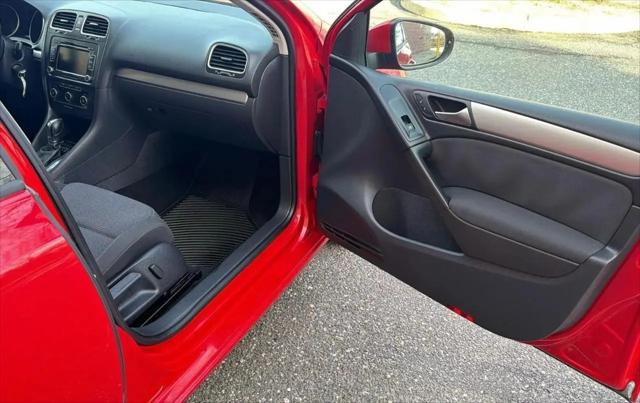 2013 Volkswagen Golf 2.5L 4-Door