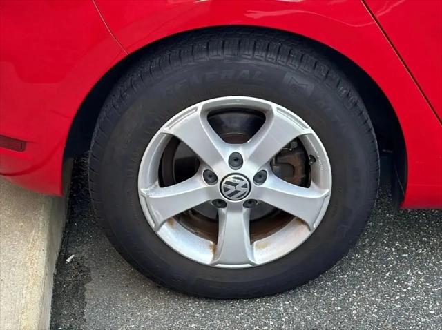 2013 Volkswagen Golf 2.5L 4-Door