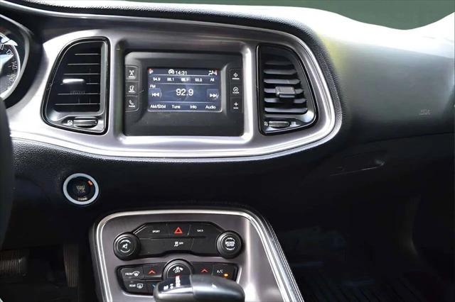 2015 Dodge Challenger SXT