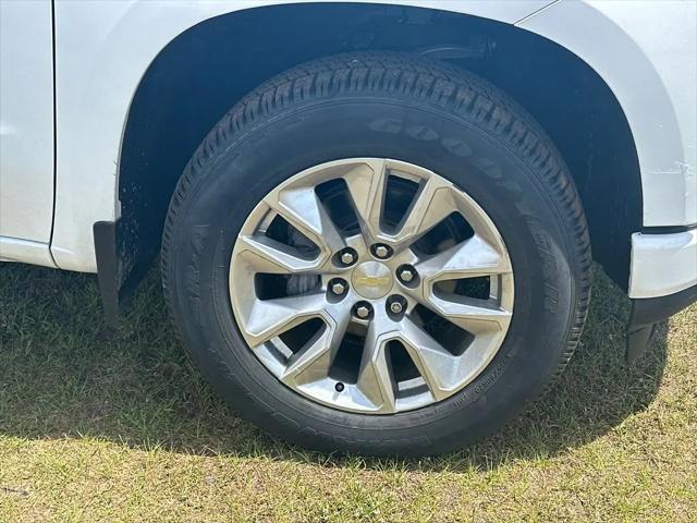 2021 Chevrolet Silverado 1500 2WD Crew Cab Short Bed Custom