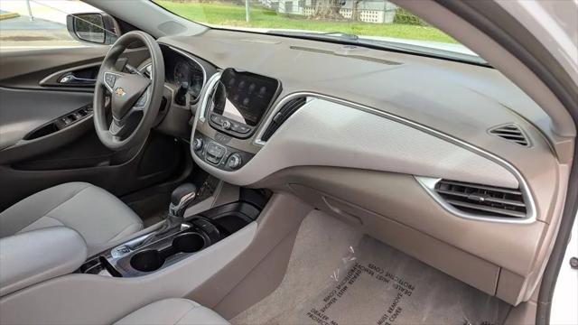 2023 Chevrolet Malibu FWD 1FL
