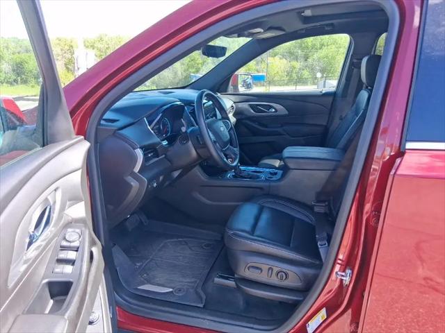 2023 Chevrolet Traverse AWD LT Leather