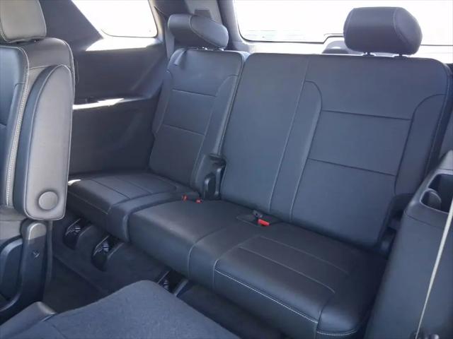 2023 Chevrolet Traverse AWD LT Leather