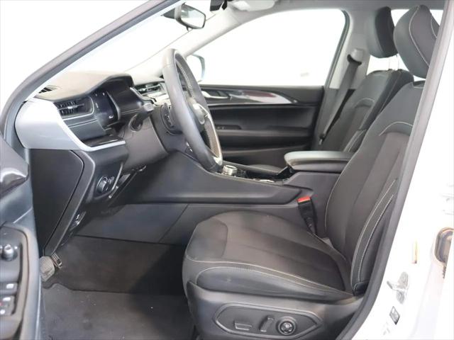 2023 Jeep Grand Cherokee L Laredo 4x4