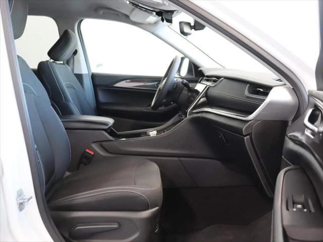 2023 Jeep Grand Cherokee L Laredo 4x4