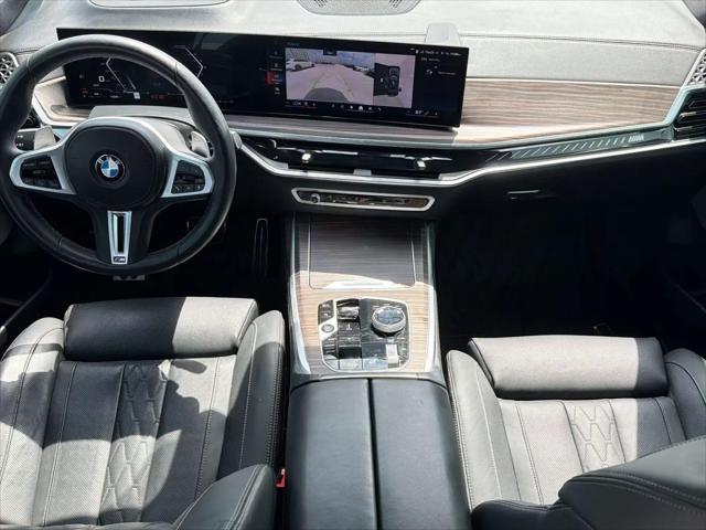 2025 BMW X7 M60i
