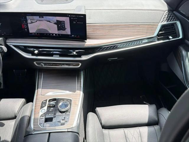 2025 BMW X7 M60i
