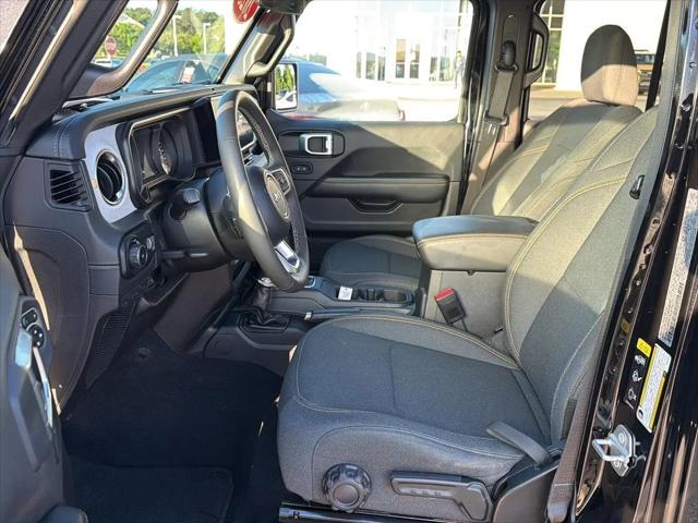 2025 Jeep Wrangler 4-Door Sahara 4x4