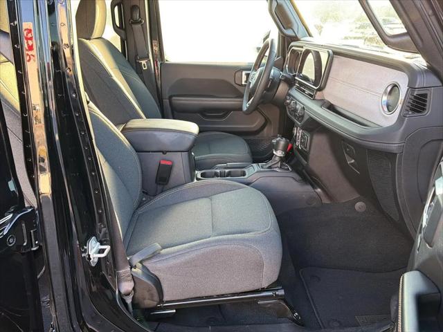 2025 Jeep Wrangler 4-Door Sahara 4x4