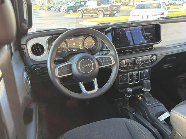 2025 Jeep Wrangler 4-Door Sahara 4x4