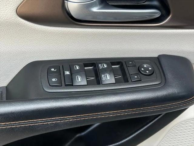 2017 Chrysler Pacifica Touring-L
