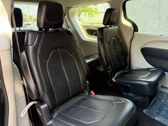 2017 Chrysler Pacifica Touring-L