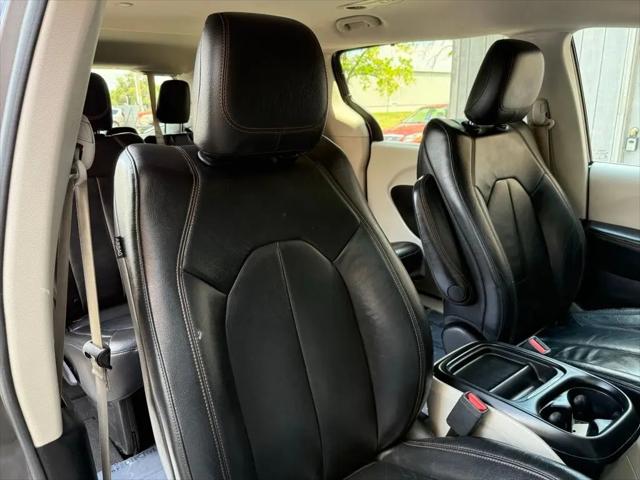 2017 Chrysler Pacifica Touring-L