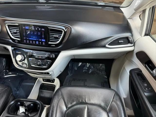 2017 Chrysler Pacifica Touring-L