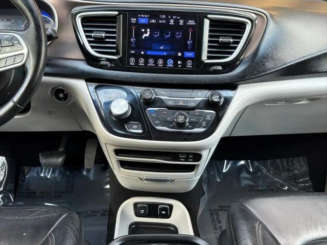 2017 Chrysler Pacifica Touring-L