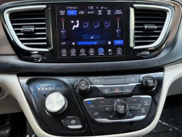 2017 Chrysler Pacifica Touring-L